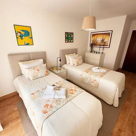 Ribeiro House לוריניה